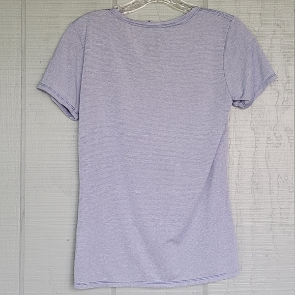 The Nike Tee Athletic Cut Dri-Fit. Size S - Picture 2 of 6